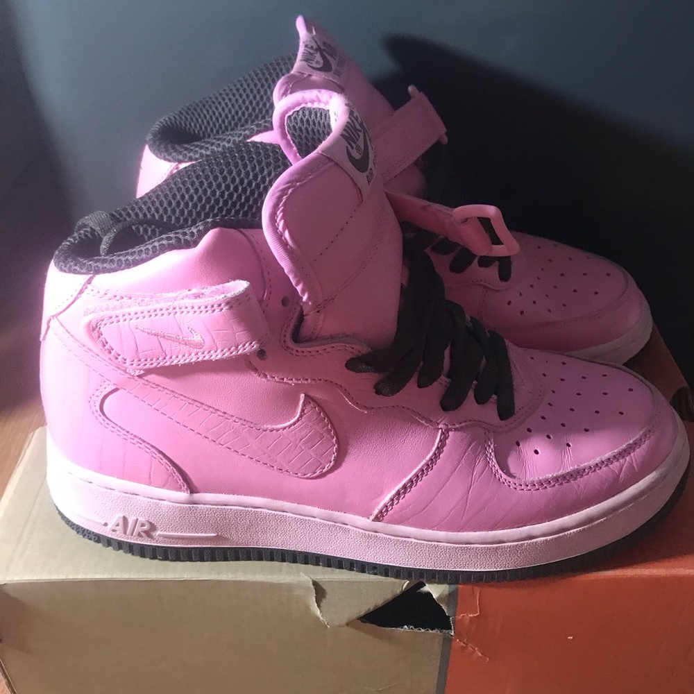 Pink nike high too Air Force 1